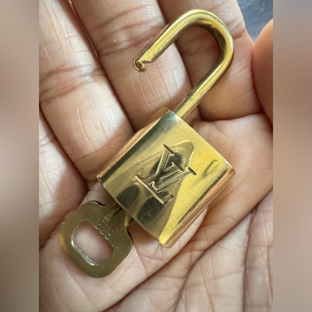 Louis vuitton brass lockset #323 - Picture 1 of 8